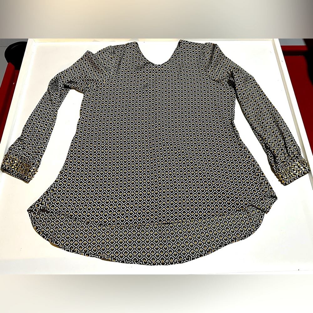Ladies Large/Petite Metaphor Top